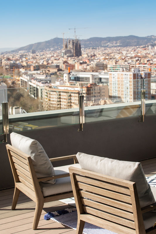 Terraza vivienda con vistas a Barcelona | The Room Co